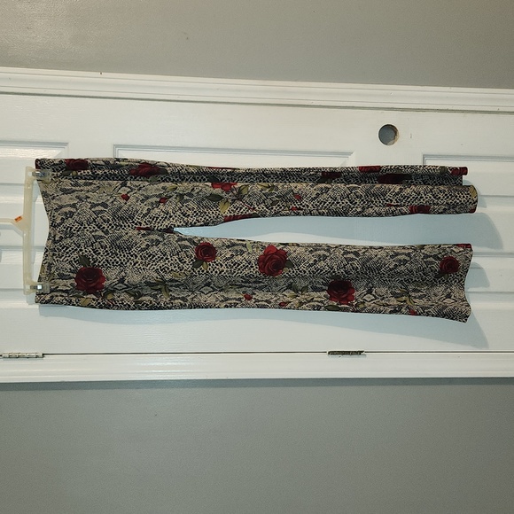 Express snakeskin/rose print pants - Picture 1 of 4